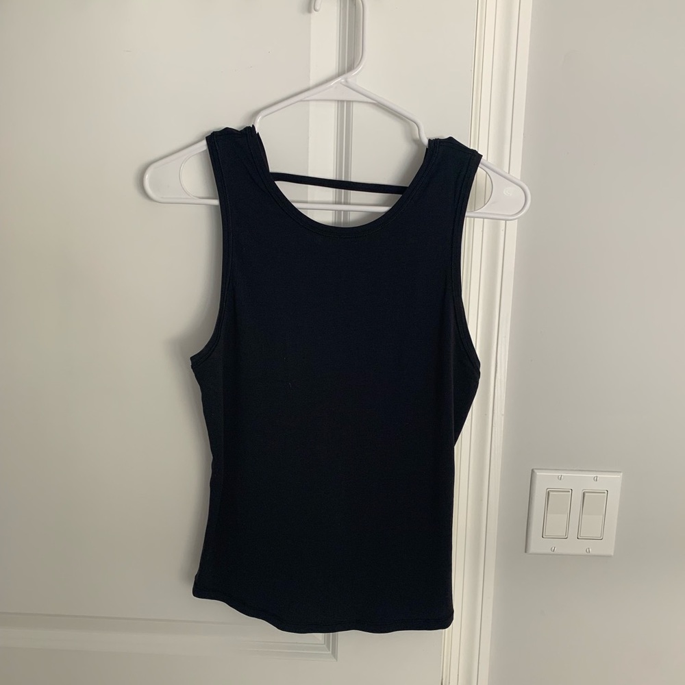 Lululemon black tank